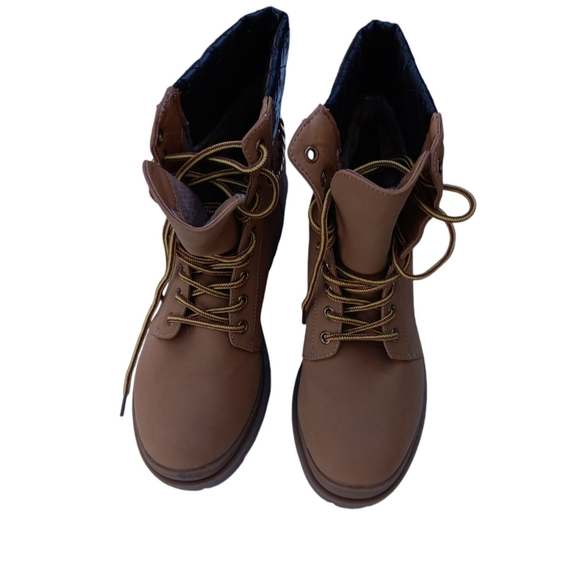 JUICY COLTURE WOMEN'S QUESTION QUILTED CHAIN ANKLE BOOTS WHEAT/ BROWN SIZE 10 - Picture 5 of 7